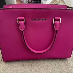 Michael Kors Pink / Fuchsia Crossbody Bag Large